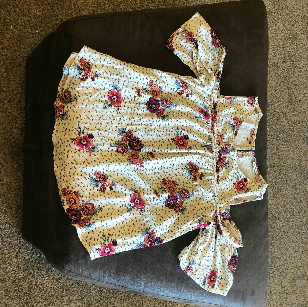 Flowey cream shirt with vintage flowers